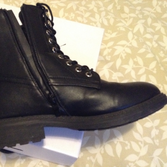Non-leather black boots Lace up - Picture 4 of 7